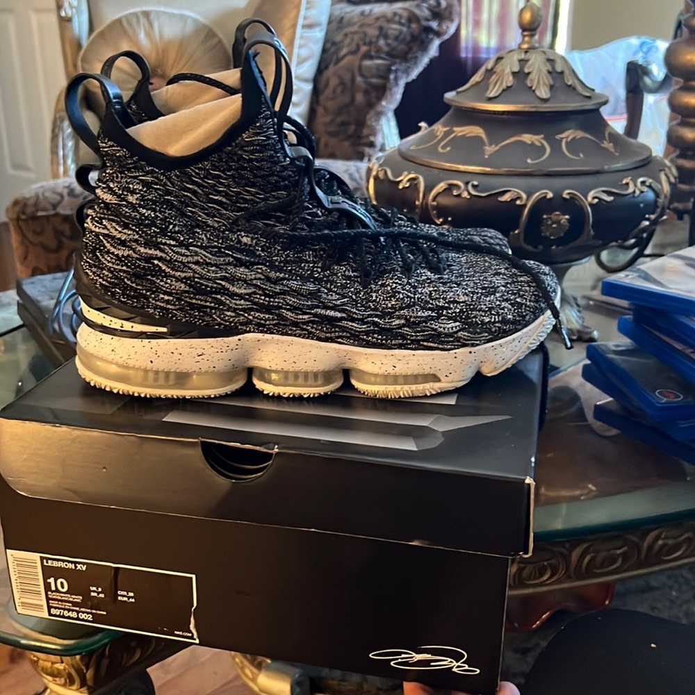 LeBron XV Mens size 10